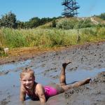 Dochtertje Juliana in de modder